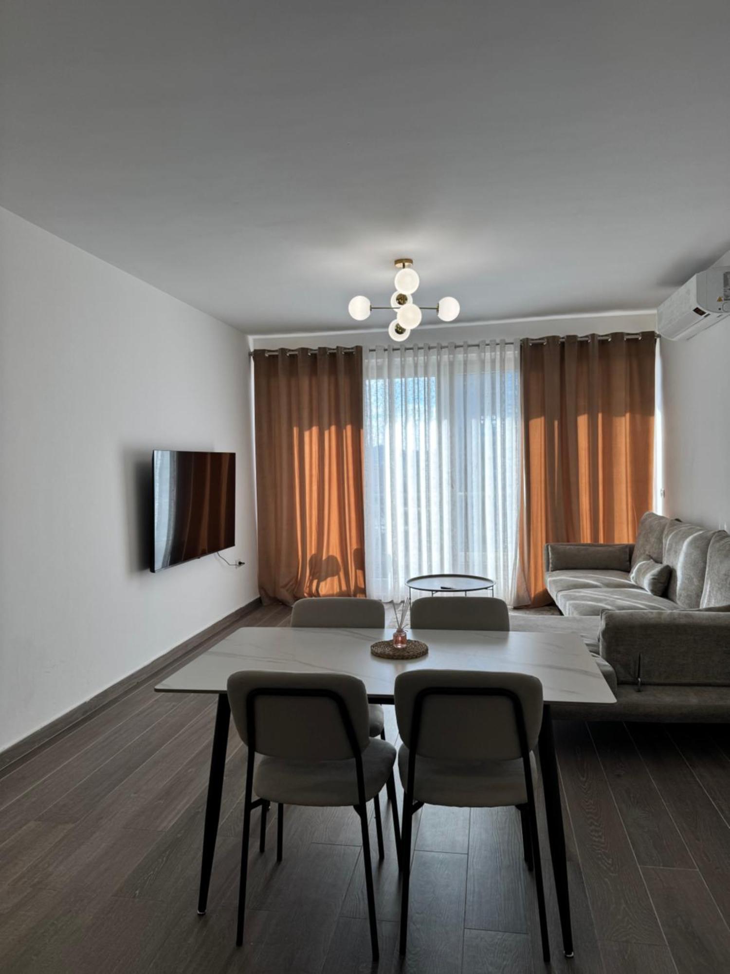 Free Parking Skanderbeg Square - Spacious Central Apartment Tirana Buitenkant foto