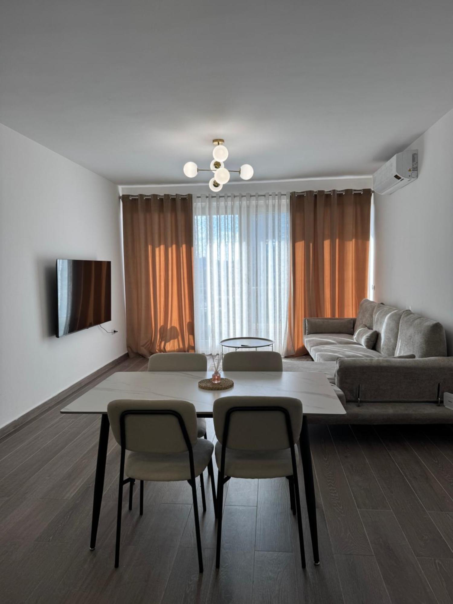 Free Parking Skanderbeg Square - Spacious Central Apartment Tirana Buitenkant foto