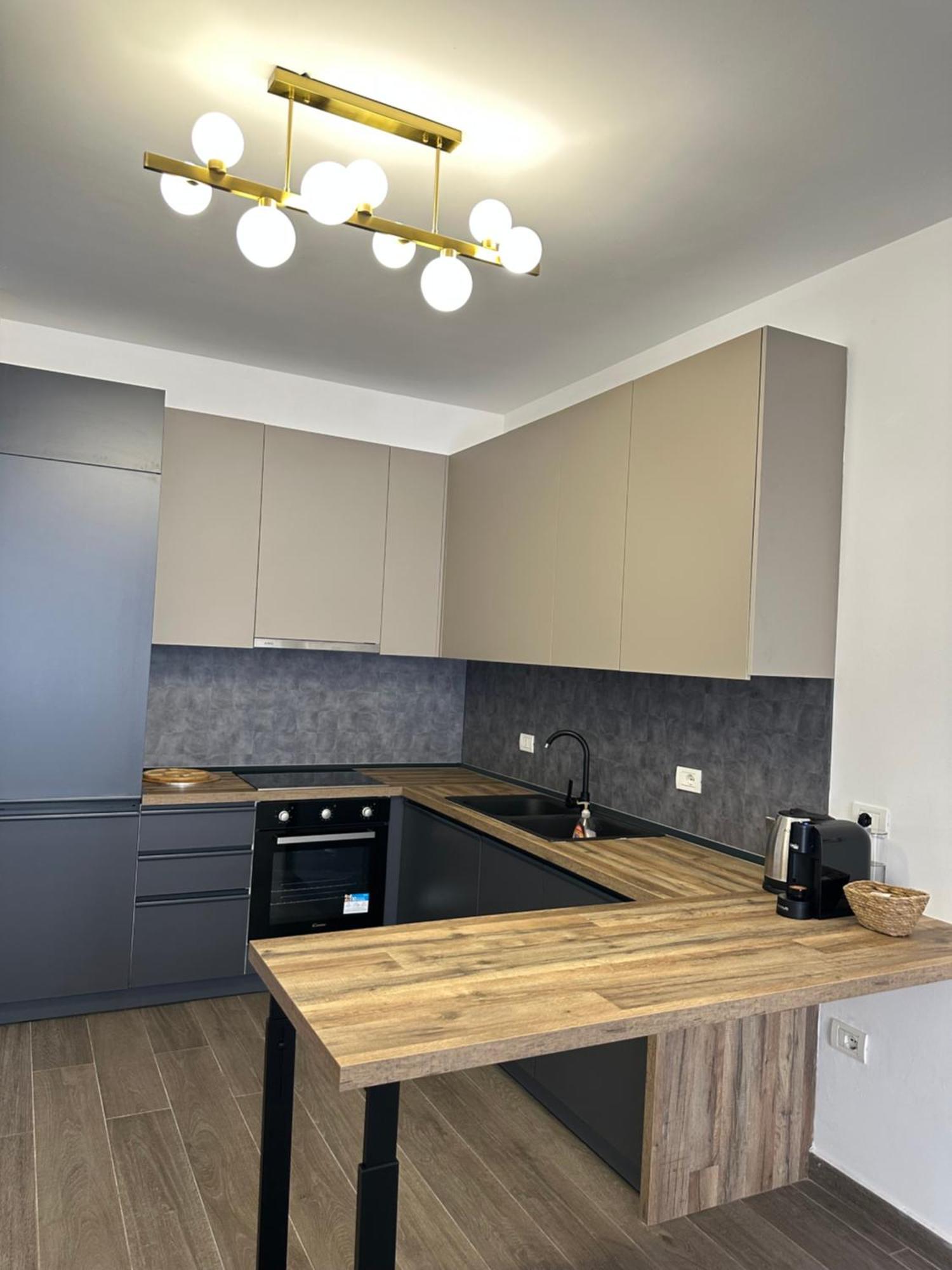 Free Parking Skanderbeg Square - Spacious Central Apartment Tirana Buitenkant foto