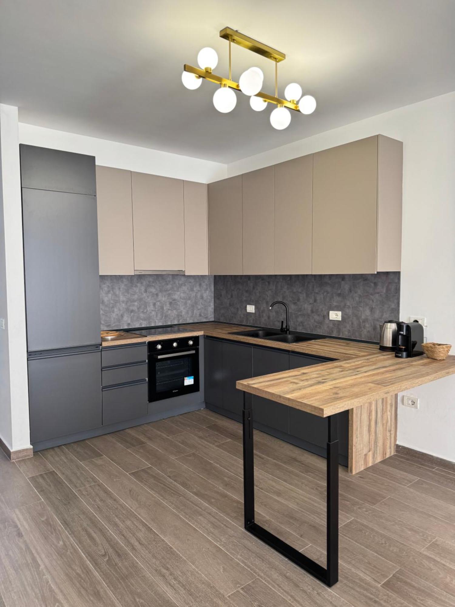 Free Parking Skanderbeg Square - Spacious Central Apartment Tirana Buitenkant foto